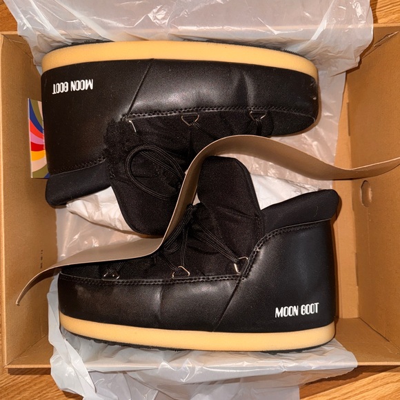 Moon Boot Shoes - Moon Boot Black Winter Boots